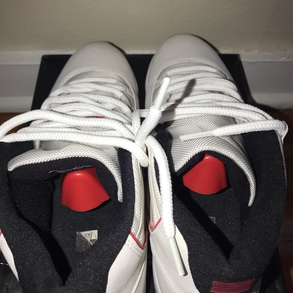 Air Jordan 11 - Picture 11 of 16